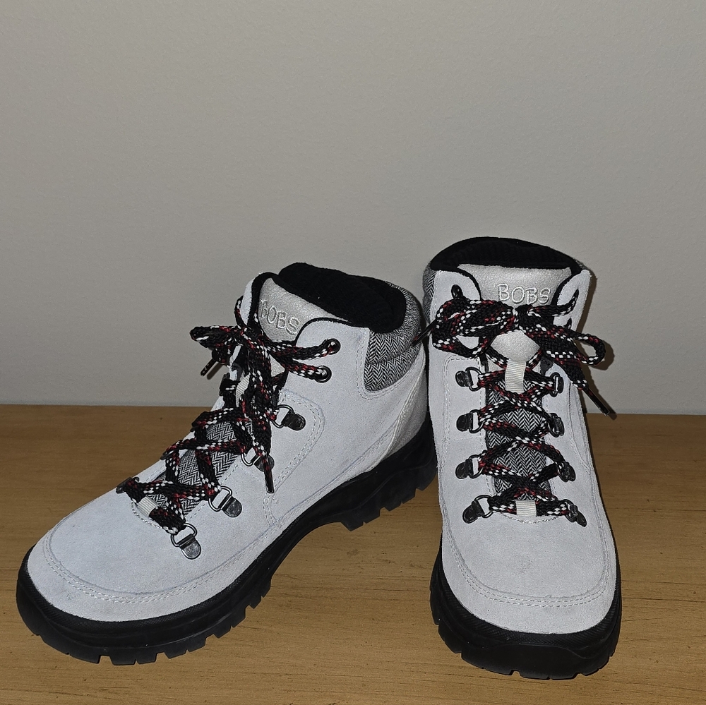 Sketchers BOBS Light Gray And Black  Hiking Boots Womens Size 8